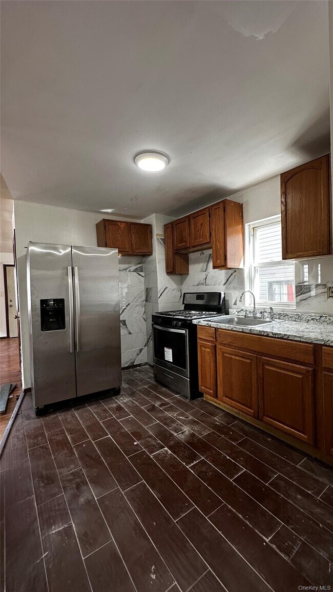 Building Photo - 191-28 114th Dr