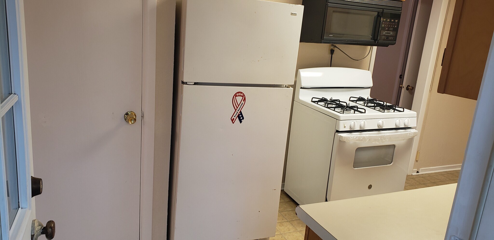 Building Photo - 210 W 14th St