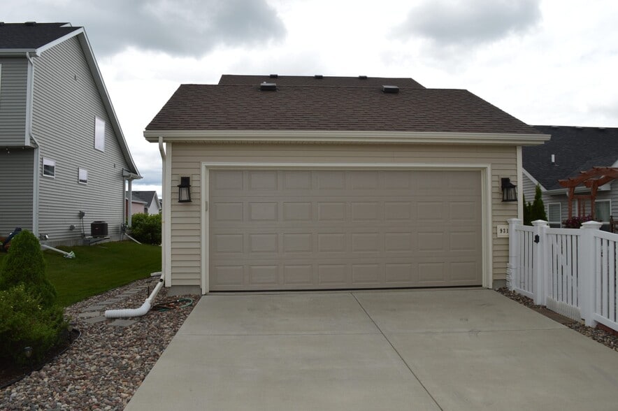 Building Photo - 9314 Highland Gate Way
