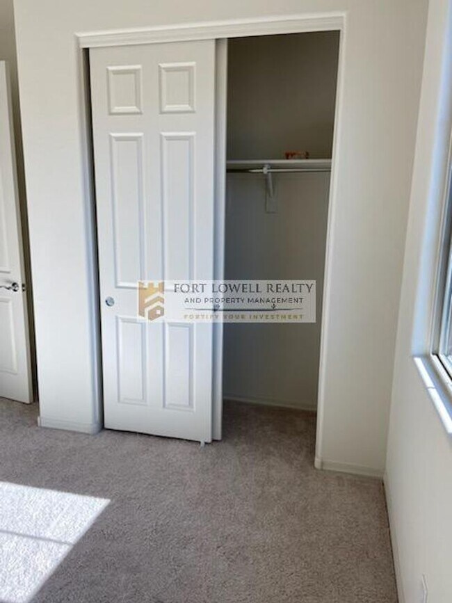 Building Photo - Luxury Living in Oro Valley $2750.