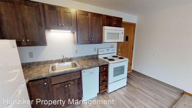 Building Photo - 1 br, 1 bath Apartment - 163 N. Hyland 163...