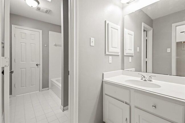 Building Photo - 2902 Maple Bend Dr