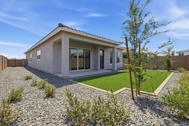 Building Photo - 2942 Manzanilla Ave