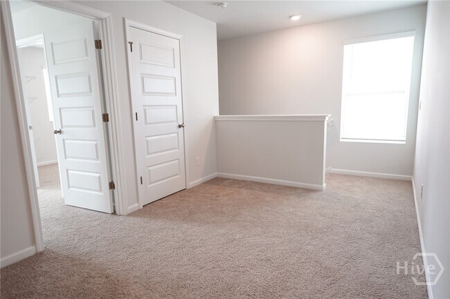 Building Photo - 102 Red Admiral Ln