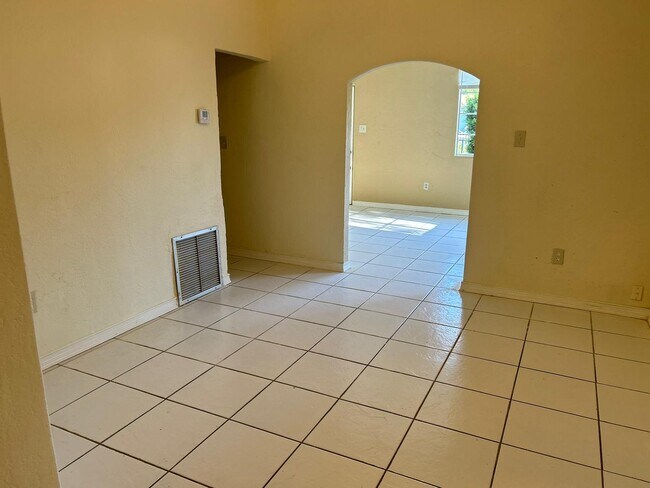 Building Photo - 4246 Minoso St