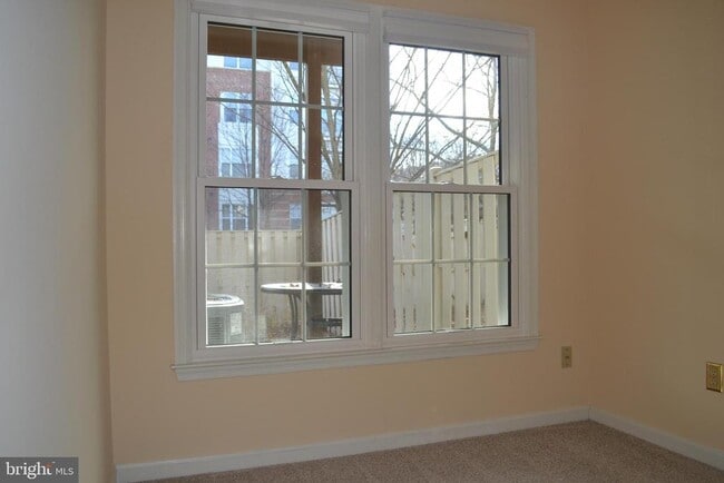 Building Photo - 9443 Van Arsdale Dr