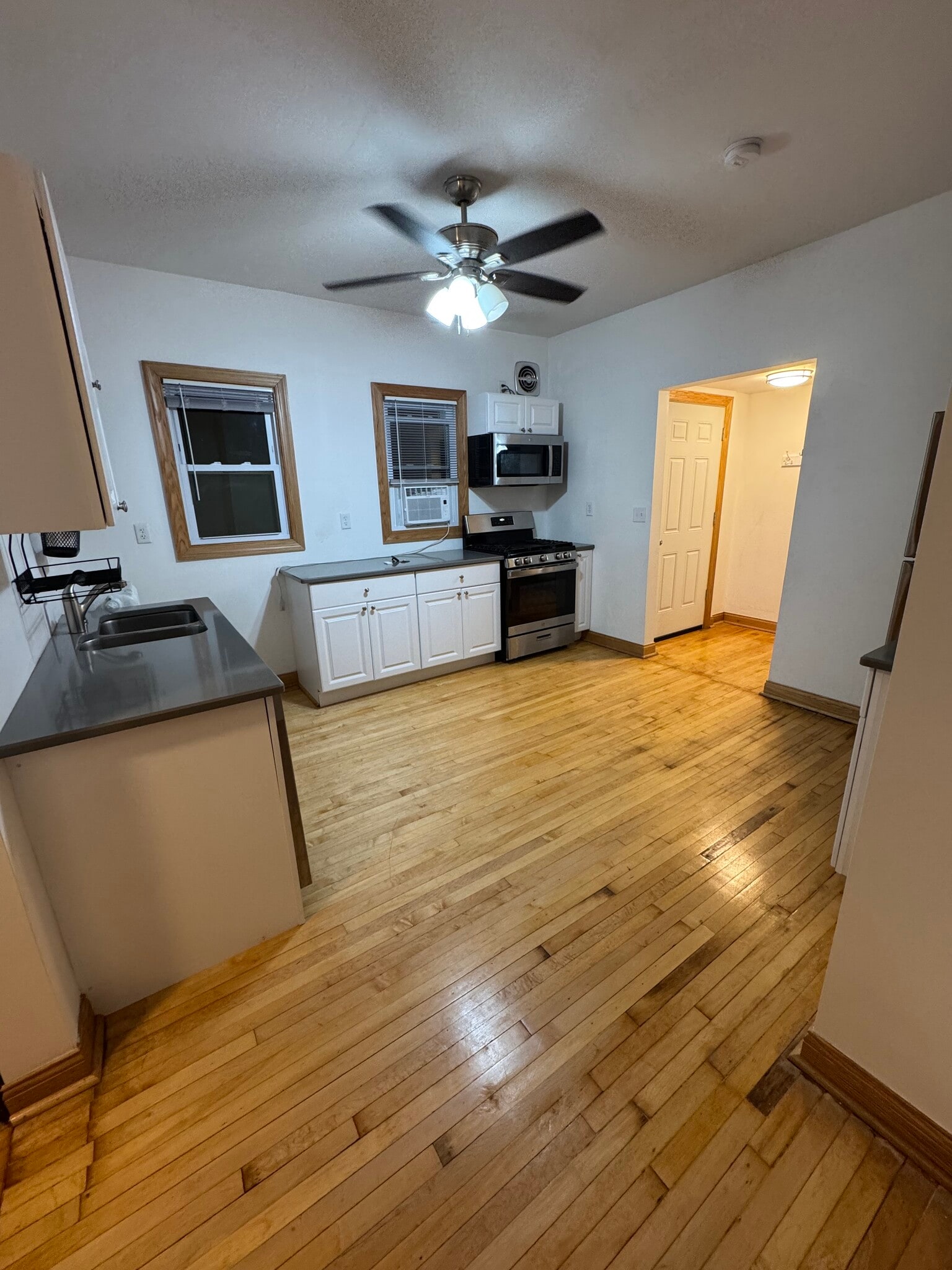 Building Photo - 3078 S Kinnickinnic Ave