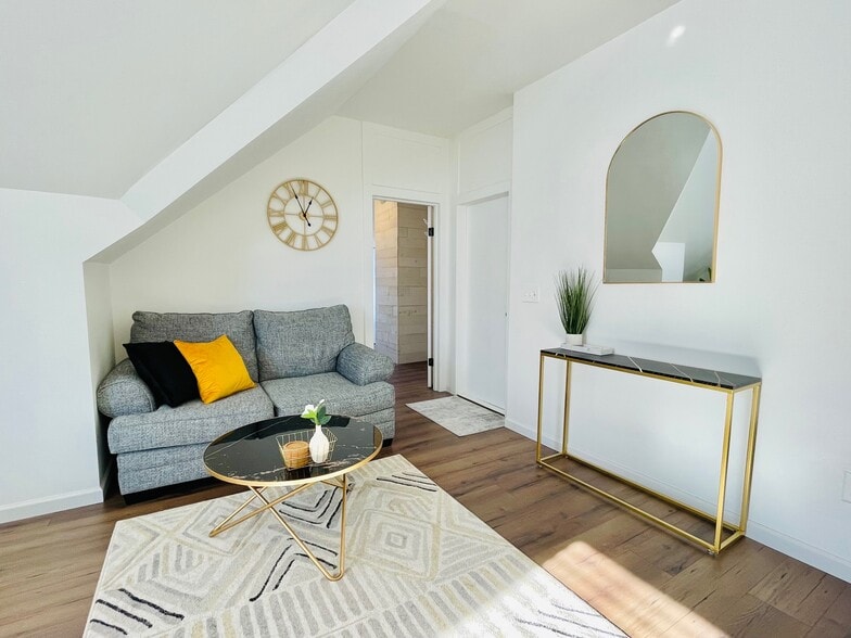 Living Room - 143 Oak St