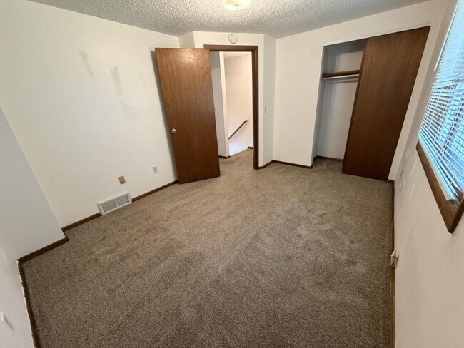 Building Photo - 418 Mulberry Dr