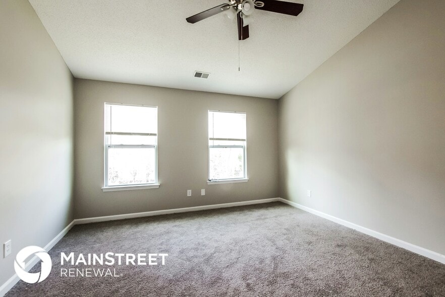 Building Photo - 3916 Armitage Dr