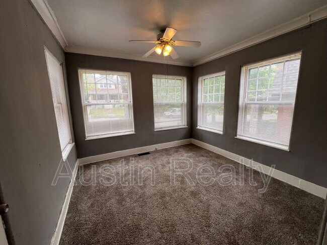 Building Photo - 1364 McCausland Ave