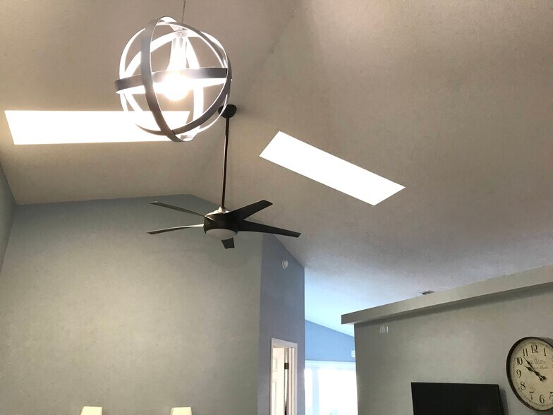 Building Photo - 499 Lancers Dr