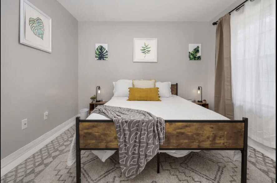 Building Photo - 2001 N 61st Ave