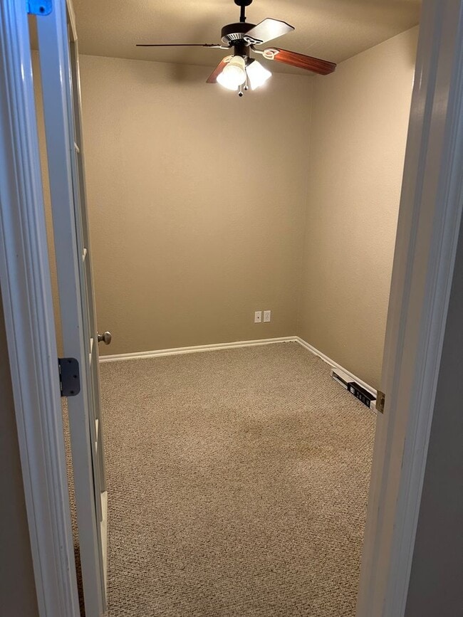 Building Photo - 3 bedroom + Office in Owasso Schools!