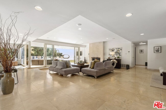 Building Photo - 510 Leslie Ln