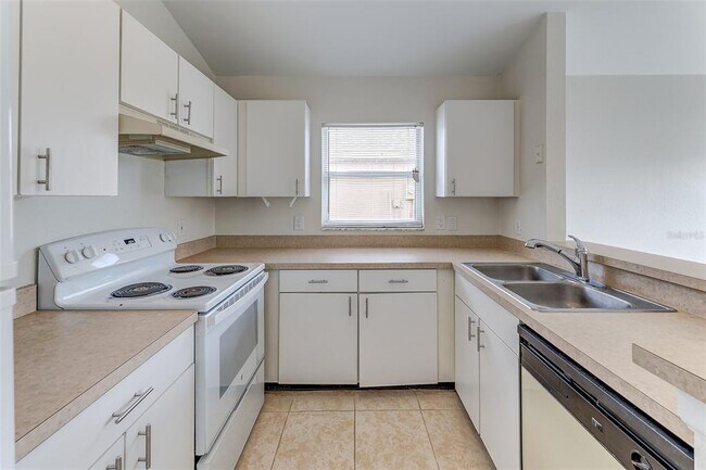Building Photo - 610 Belvoir Dr