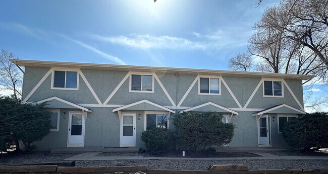 Building Photo - 1751 Shenandoah Dr