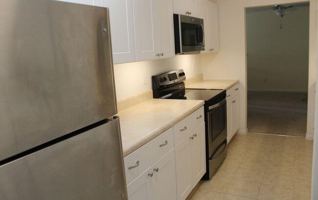 Building Photo - 1040 Dorado Dr
