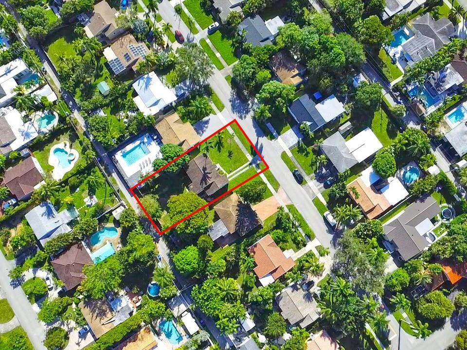 Building Photo - 1535 Plunkett St