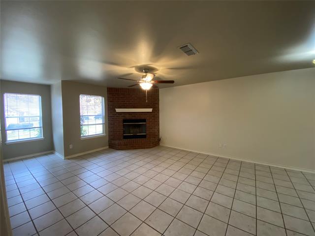 Building Photo - 3241 Lexington Dr