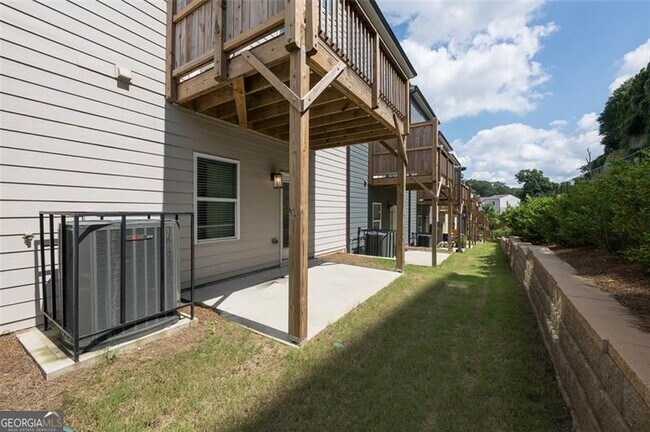 Building Photo - 381 Skylar Way SE