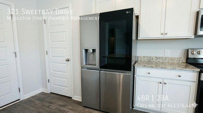 Building Photo - 321 Sweetbay Dr