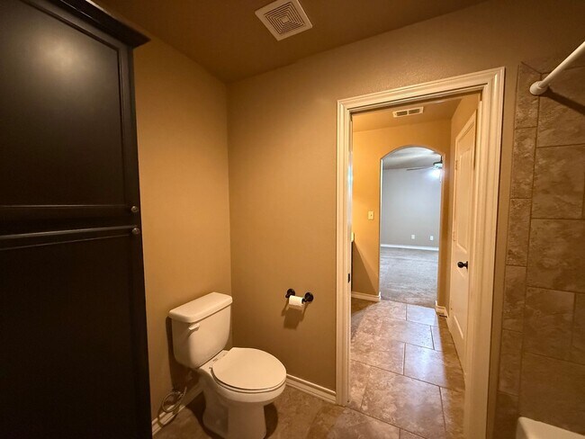 Building Photo - 4413 106th St