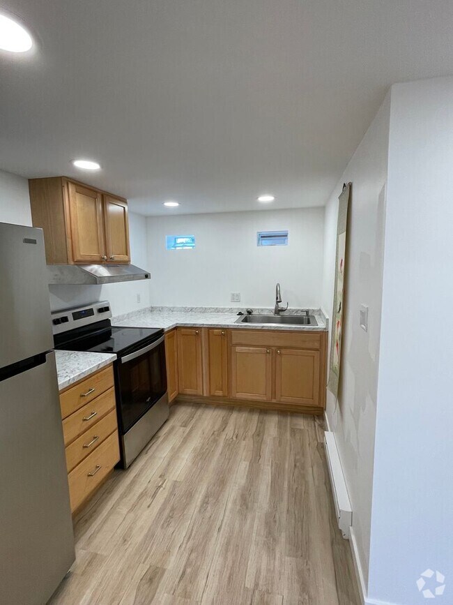 Building Photo - New 1 Bed unit - All Utilities included ev...