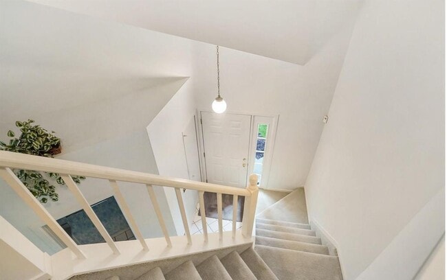 Building Photo - 24267 Weathervane Ct