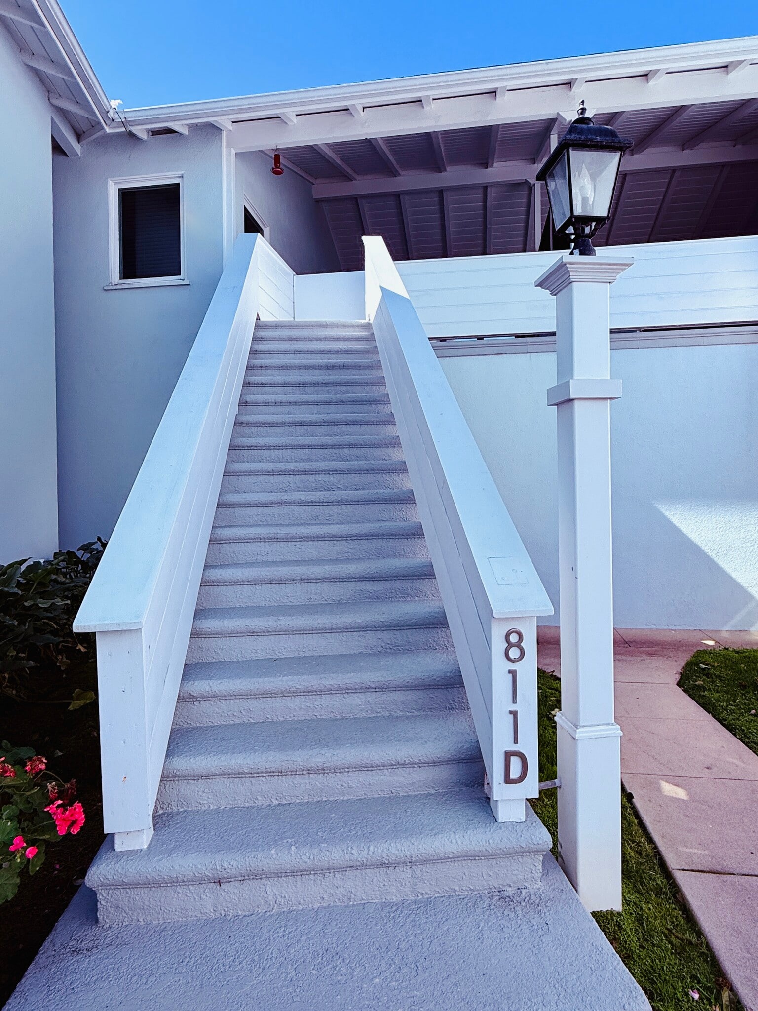 Private Entrance to your Unit - 811 S Catalina Ave