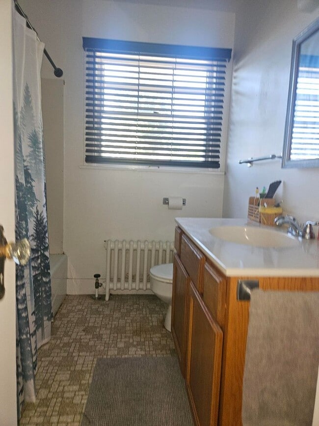 Building Photo - 5bd 5ba Stunning Home