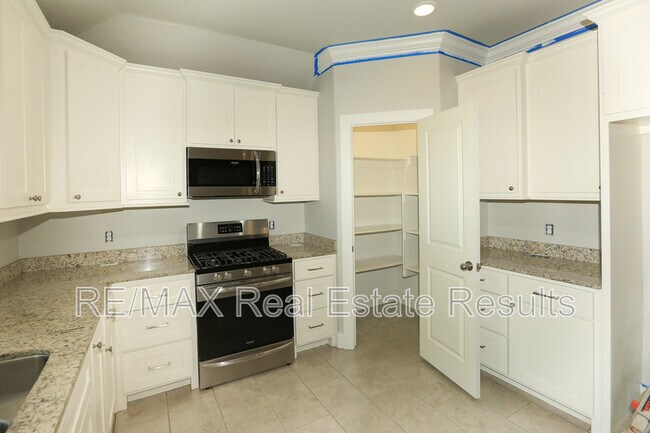 Building Photo - 2101 E Endura Pk Dr