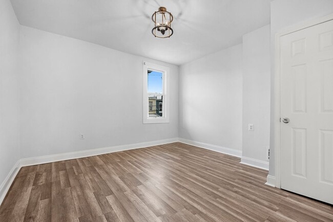 Building Photo - Beautifully Renovated 3 Bedroom 2.5 Bathroom Rental with study in McElderry Park VOUCHER Holders ...