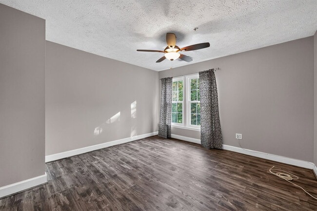 Building Photo - 8155 Deer Chase Ln