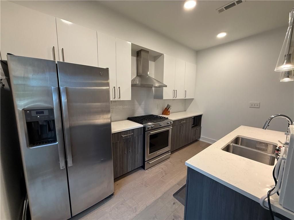 Building Photo - 775 Juniper St NE