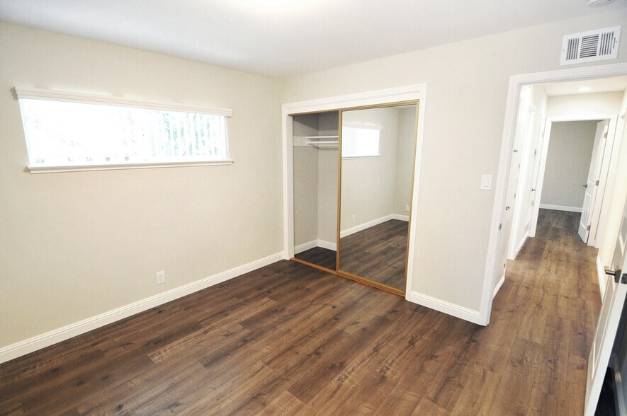 Building Photo - 5020 Rio Vista Ave