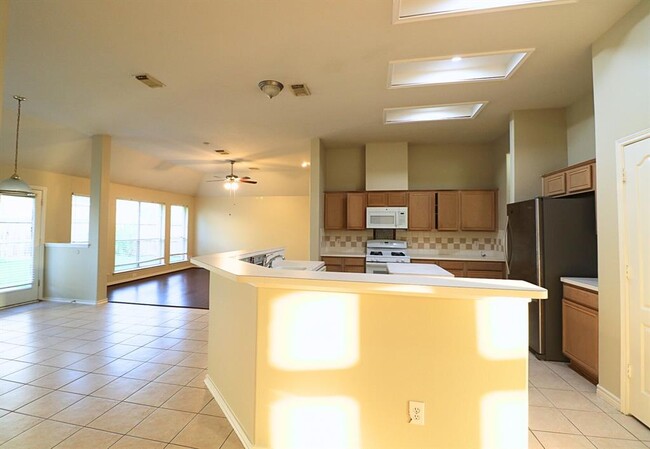 Building Photo - 11523 Glen Lake Dr