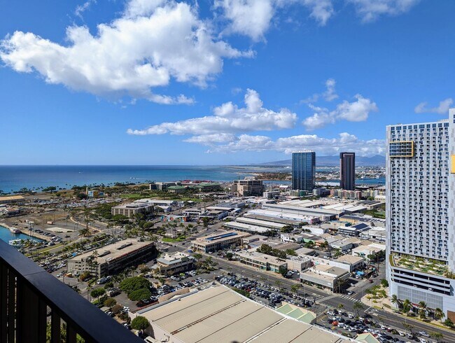 Building Photo - New Fully Furnished High Floor luxurious S...