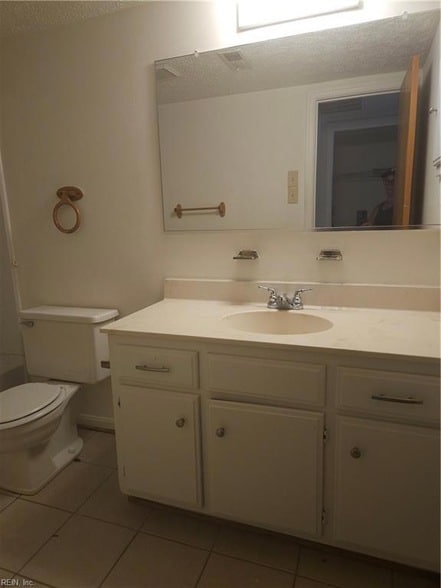 Building Photo - 330 Kinsmen Way