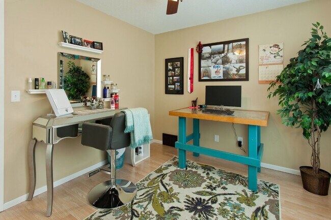 Building Photo - Charming 3-Bed Duplex in SE Minneapolis