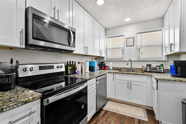 Building Photo - 766 13th Ave S