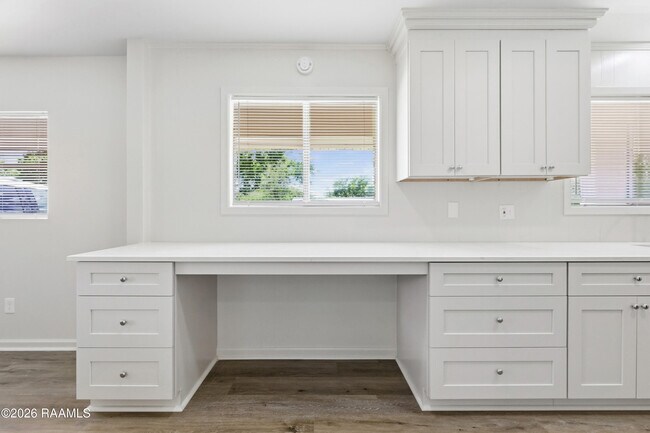 Building Photo - 317 Kim Dr