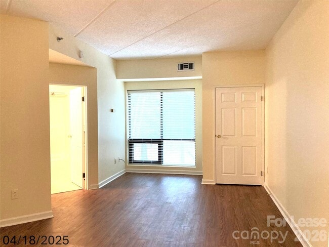 Building Photo - 211 Heritage Blvd