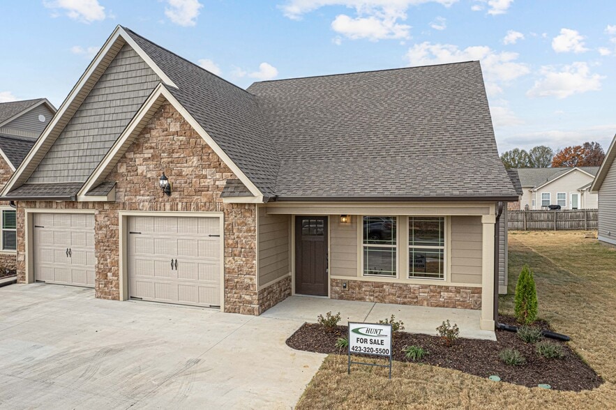 Primary Photo - 26 W Horizon Dr