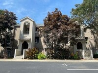 Building Photo - Great condo with Lake Wylie views!