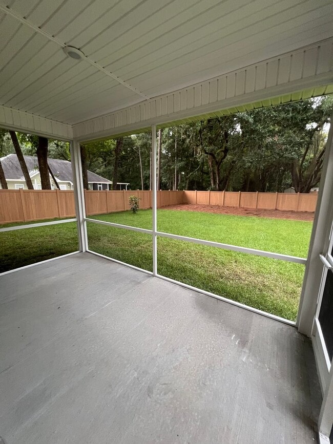 Building Photo - 3 Bed 2 Bath Home with Porches and Huge Ba...