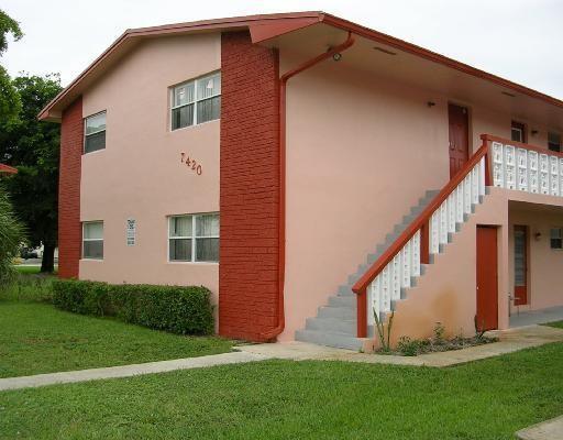 Building Photo - 7420 SW 10th St