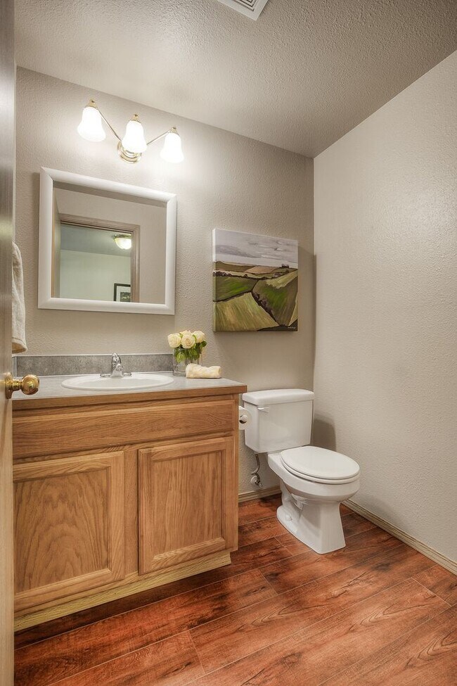 Building Photo - Main floor master - A/C home with 4 bedrooms formal living/dining and great room! Olympia School ...