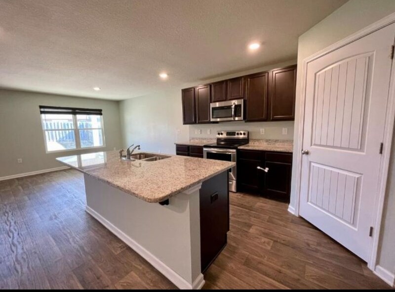 Building Photo - 910 Merganser Way