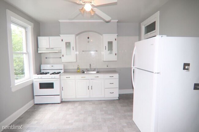 Building Photo - 1 br, 1 bath Apartment - 3970 Falls Road